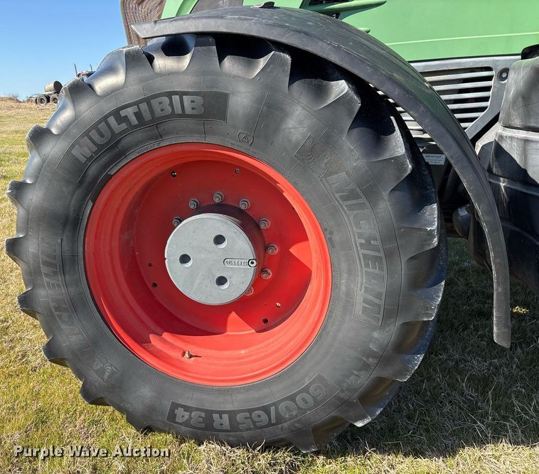 image for item EY9881 2007 Fendt 924 Vario MFWD tractor