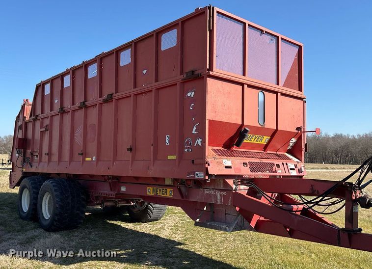 image for item EY9882 Meyer 9524 manure spreader