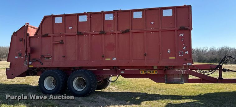 image for item EY9882 Meyer 9524 manure spreader