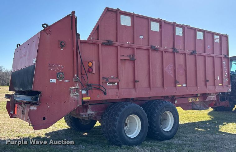 image for item EY9882 Meyer 9524 manure spreader