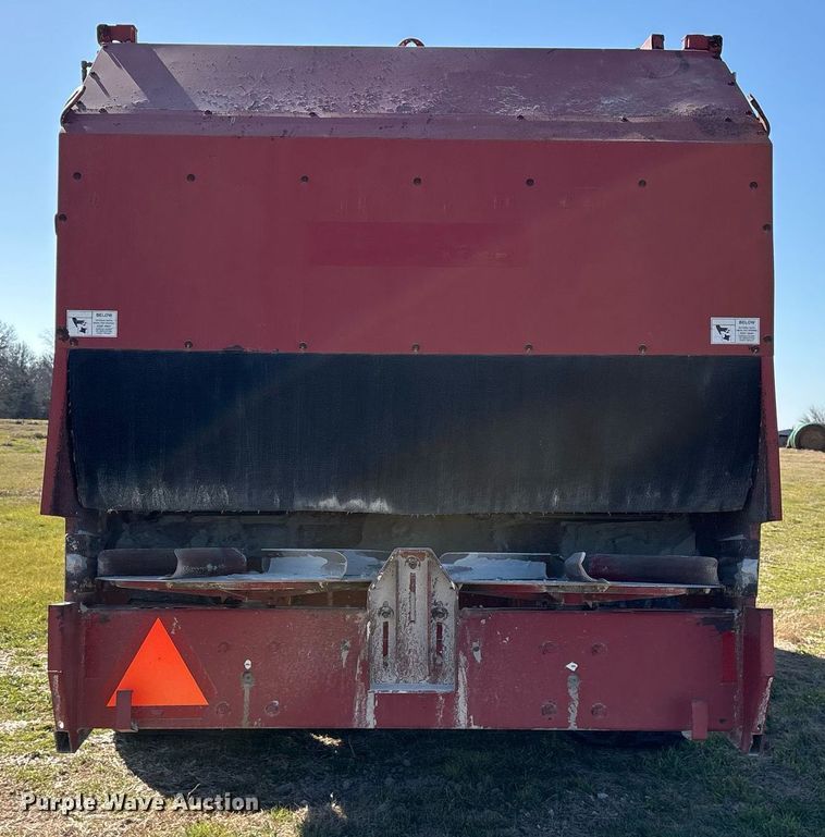 image for item EY9882 Meyer 9524 manure spreader