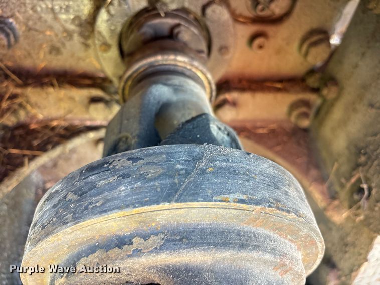 image for item EY9882 Meyer 9524 manure spreader