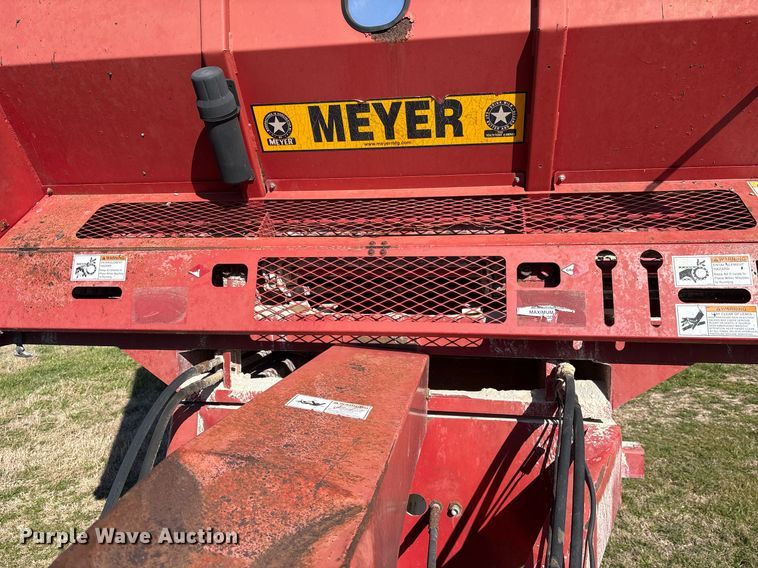 image for item EY9882 Meyer 9524 manure spreader