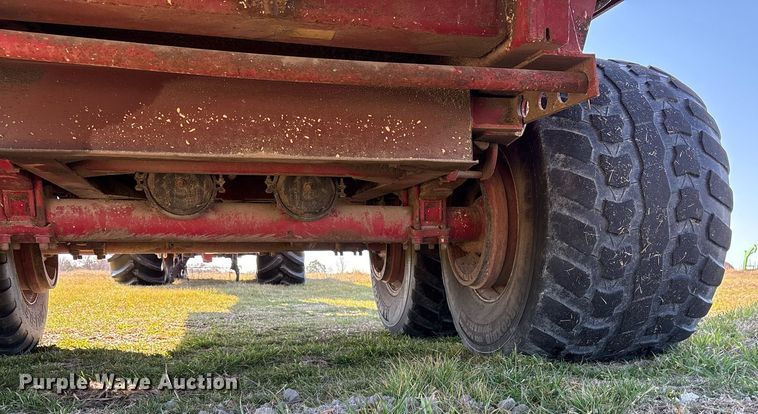 image for item EY9882 Meyer 9524 manure spreader