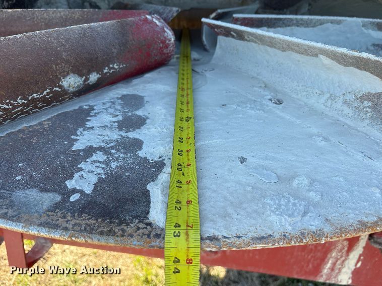 image for item EY9882 Meyer 9524 manure spreader