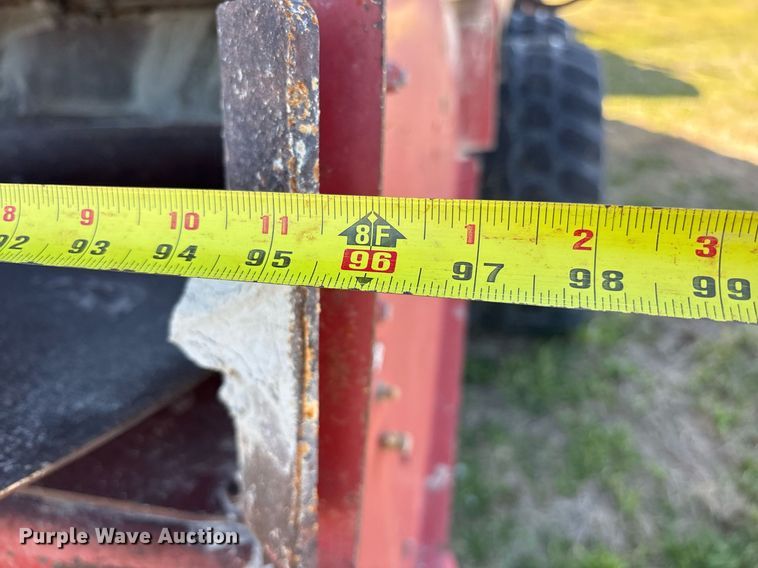 image for item EY9882 Meyer 9524 manure spreader