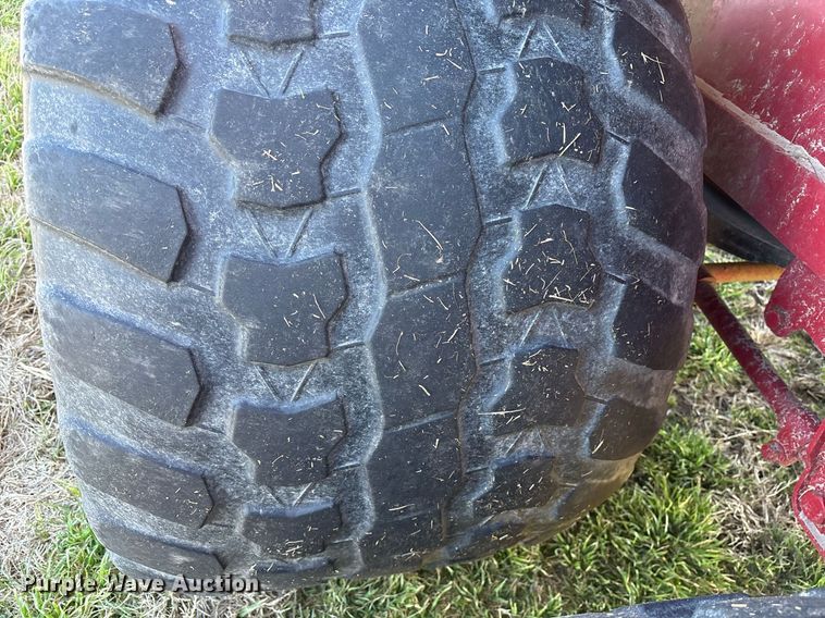 image for item EY9882 Meyer 9524 manure spreader