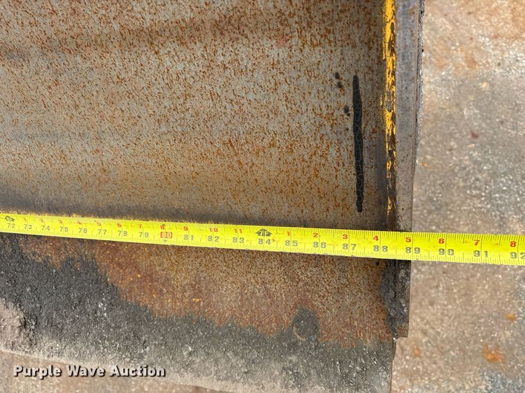 image for item EY9892 John Deere 210LE landscape tractor