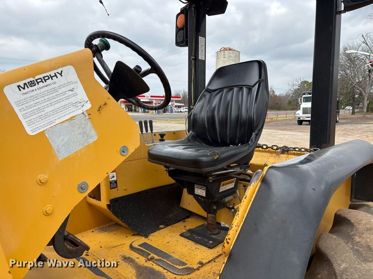 image for item EY9892 John Deere 210LE landscape tractor