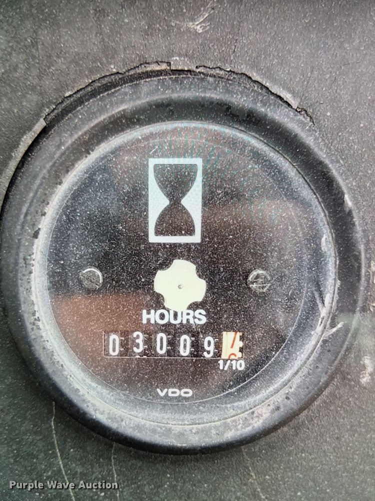 image for item EY9892 John Deere 210LE landscape tractor