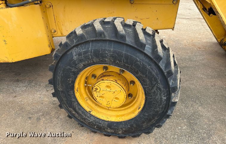 image for item EY9892 John Deere 210LE landscape tractor