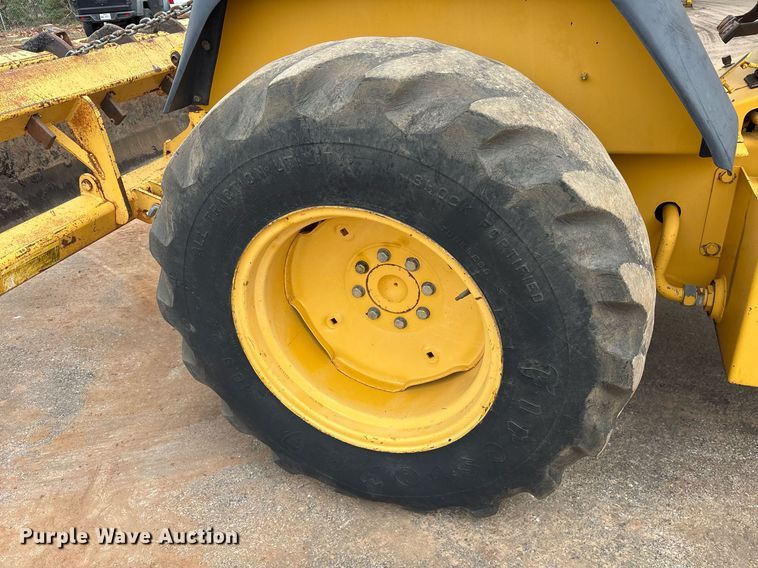 image for item EY9892 John Deere 210LE landscape tractor