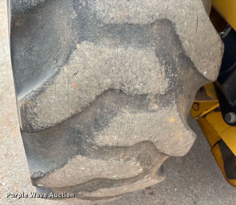 image for item EY9892 John Deere 210LE landscape tractor