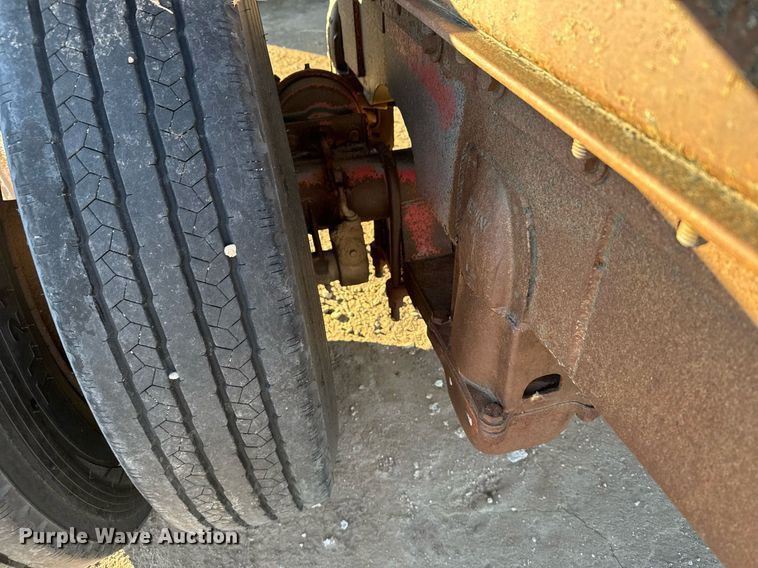 image for item NN9511 Flatbed trailer