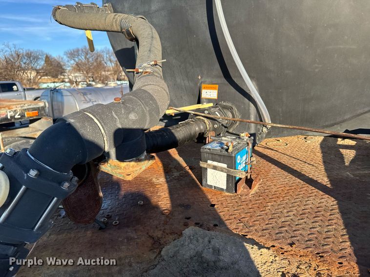 image for item NN9511 Flatbed trailer