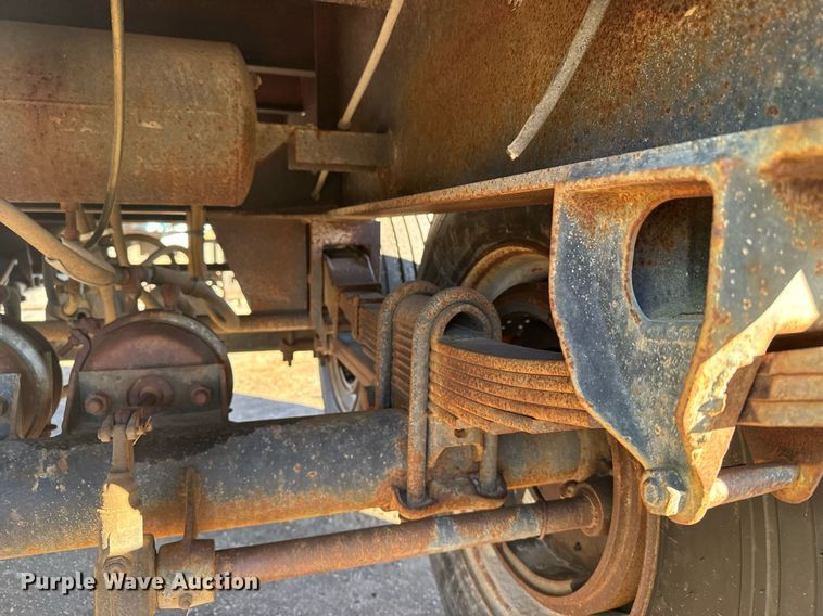 image for item NN9511 Flatbed trailer