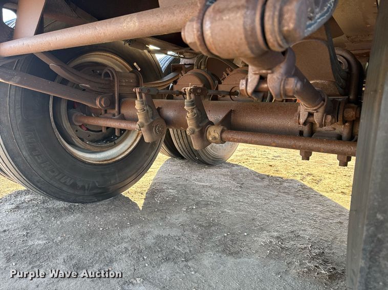 image for item NN9511 Flatbed trailer