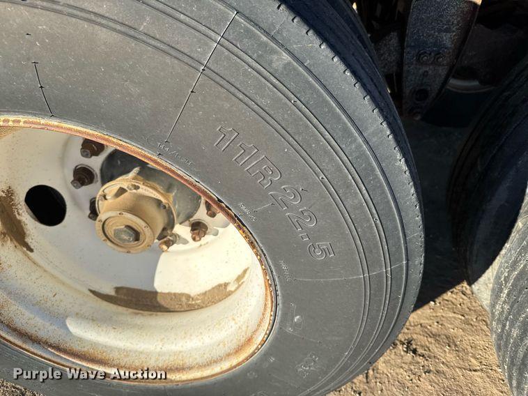 image for item NN9511 Flatbed trailer