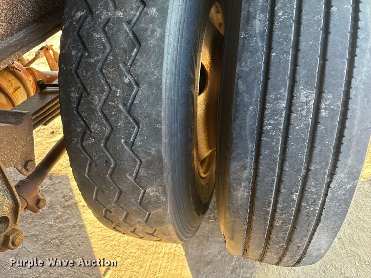 image for item NN9511 Flatbed trailer