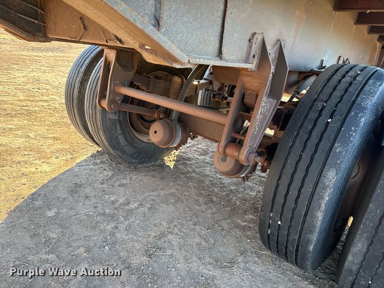 image for item NN9512 Flatbed trailer