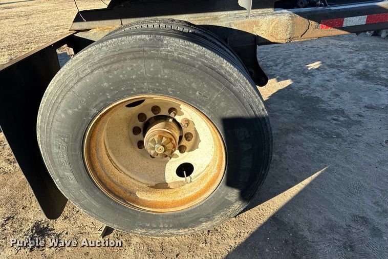 image for item NN9512 Flatbed trailer