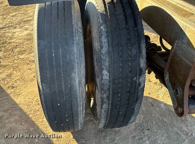 image for item NN9512 Flatbed trailer