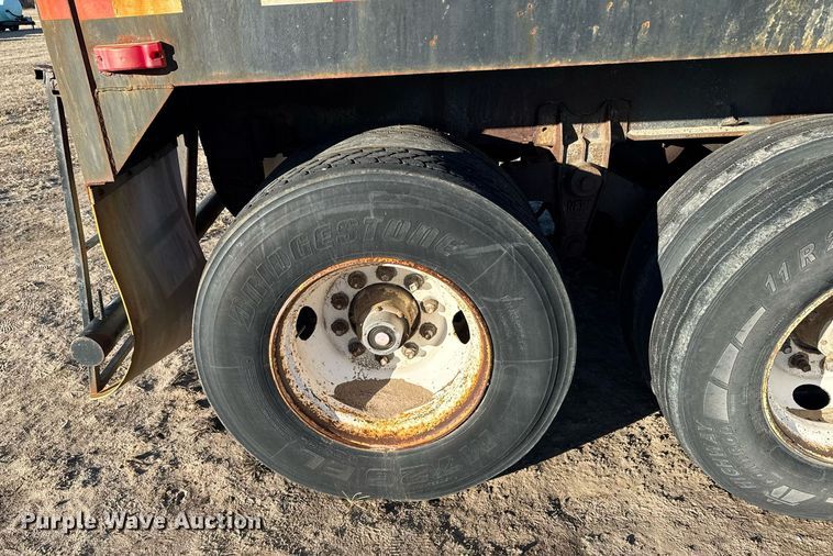 image for item NN9512 Flatbed trailer