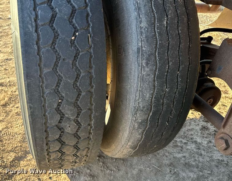 image for item NN9512 Flatbed trailer