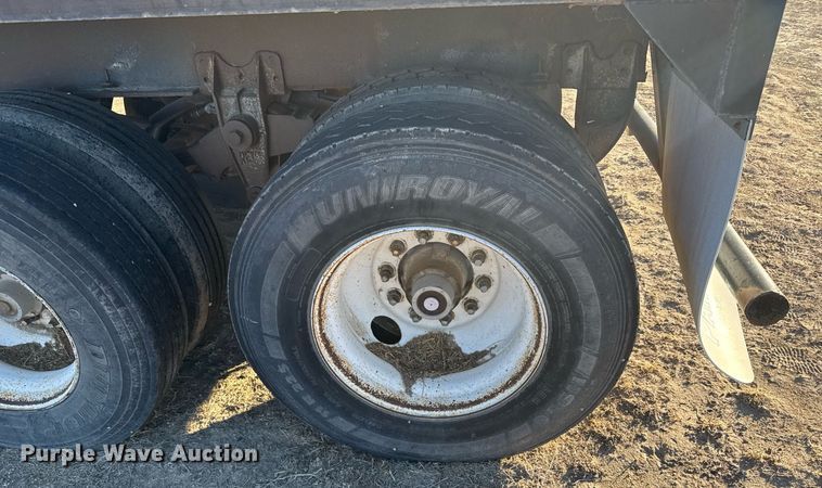 image for item NN9512 Flatbed trailer