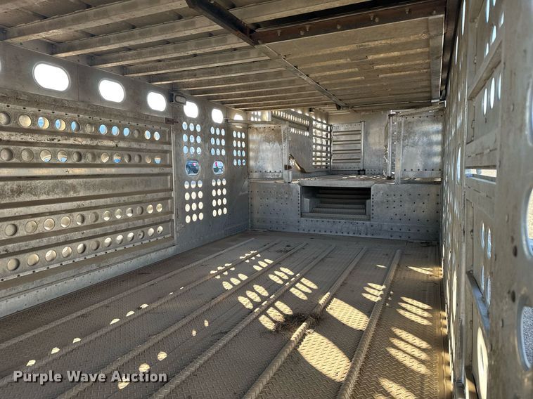 image for item NN9542 2017 Merritt livestock trailer