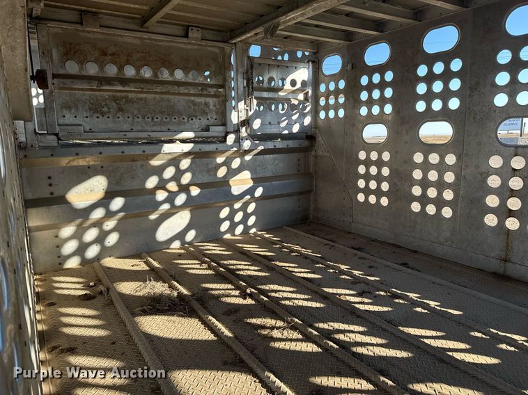 image for item NN9542 2017 Merritt livestock trailer