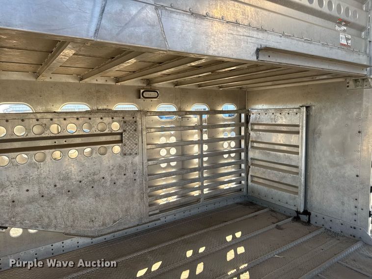 image for item NN9542 2017 Merritt livestock trailer