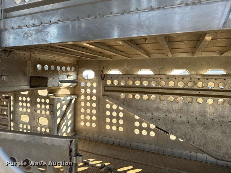 image for item NN9542 2017 Merritt livestock trailer