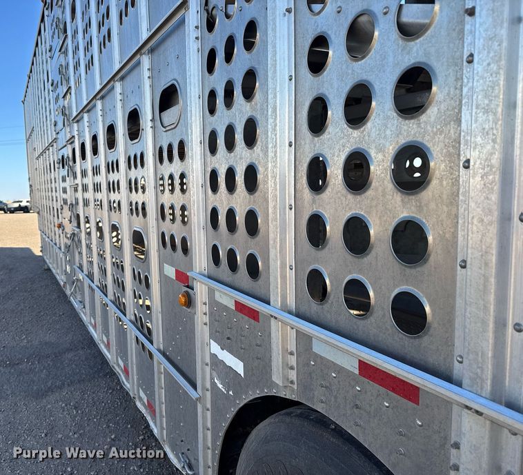 image for item NN9542 2017 Merritt livestock trailer