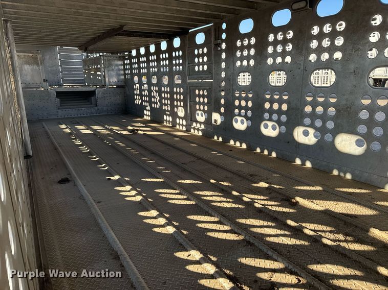 image for item NN9542 2017 Merritt livestock trailer