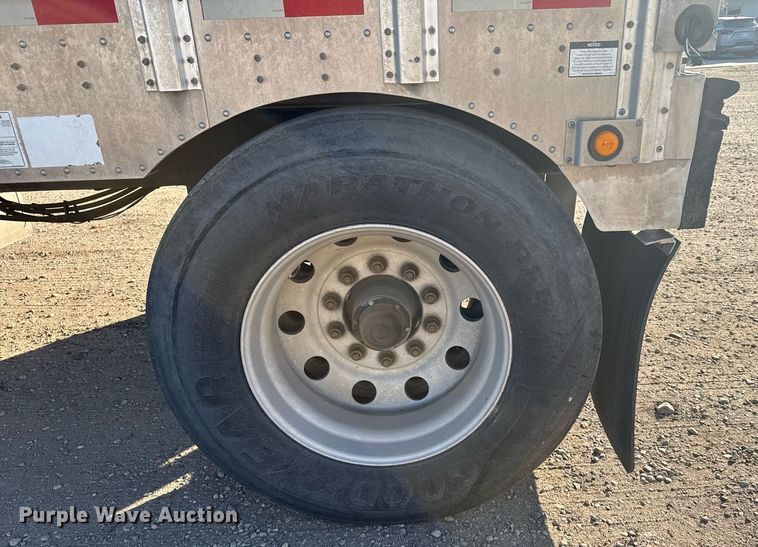 image for item NN9542 2017 Merritt livestock trailer