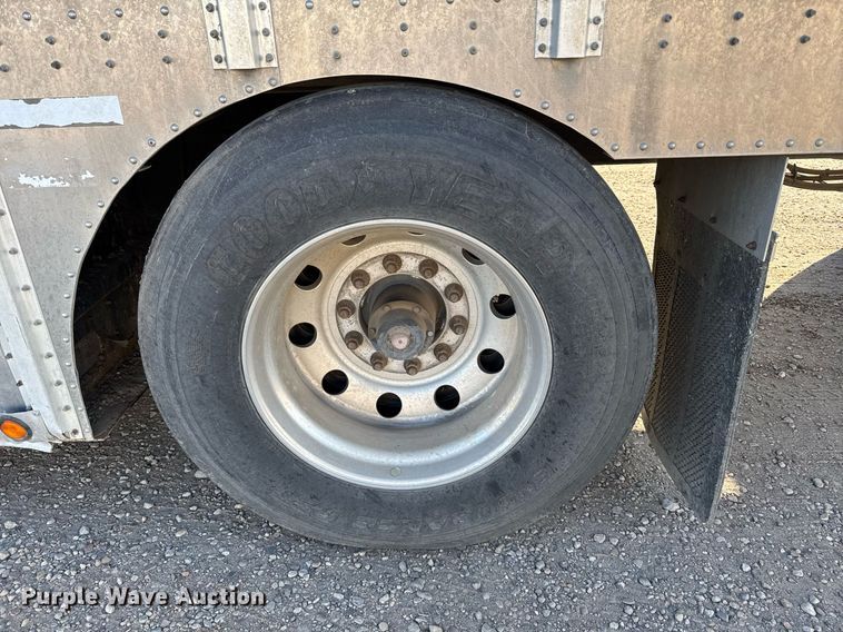 image for item NN9542 2017 Merritt livestock trailer