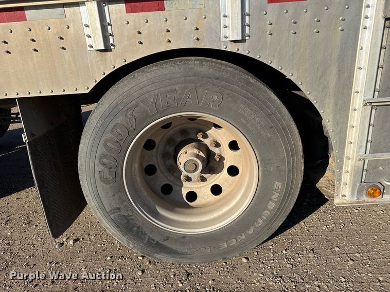 image for item NN9542 2017 Merritt livestock trailer