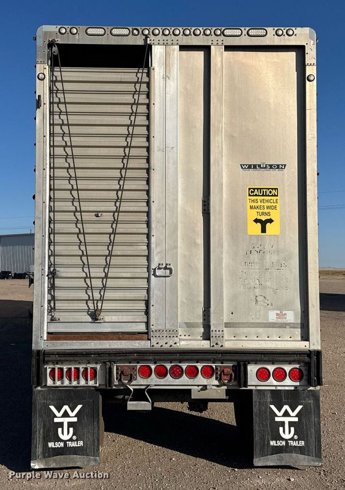 image for item NN9543 2008 Wilson PSDCL 402 livestock trailer