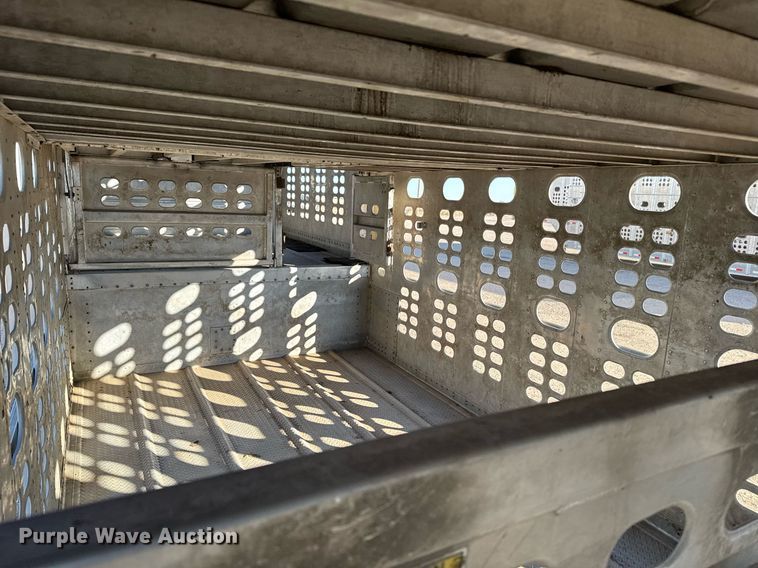 image for item NN9543 2008 Wilson PSDCL 402 livestock trailer