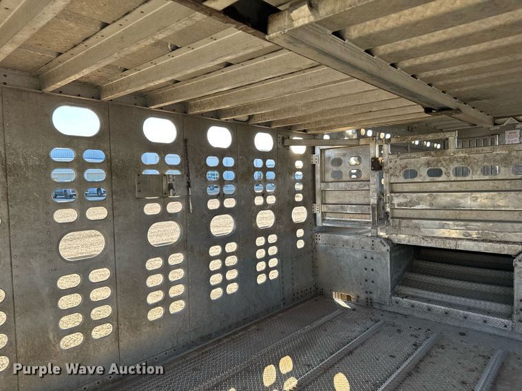 image for item NN9543 2008 Wilson PSDCL 402 livestock trailer