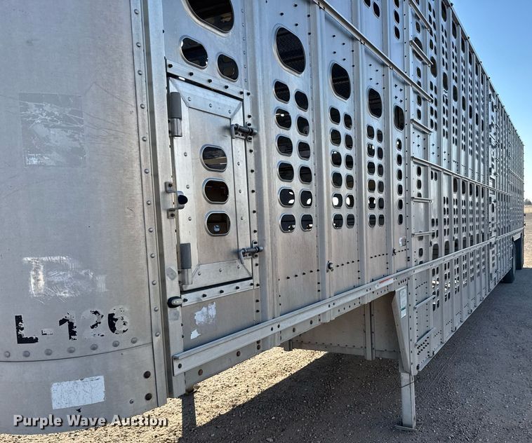 image for item NN9543 2008 Wilson PSDCL 402 livestock trailer