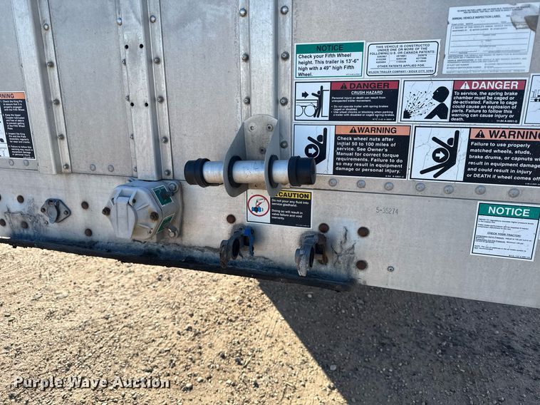 image for item NN9543 2008 Wilson PSDCL 402 livestock trailer