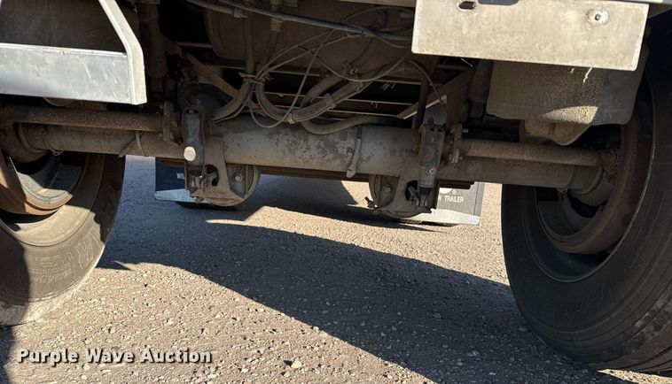 image for item NN9543 2008 Wilson PSDCL 402 livestock trailer