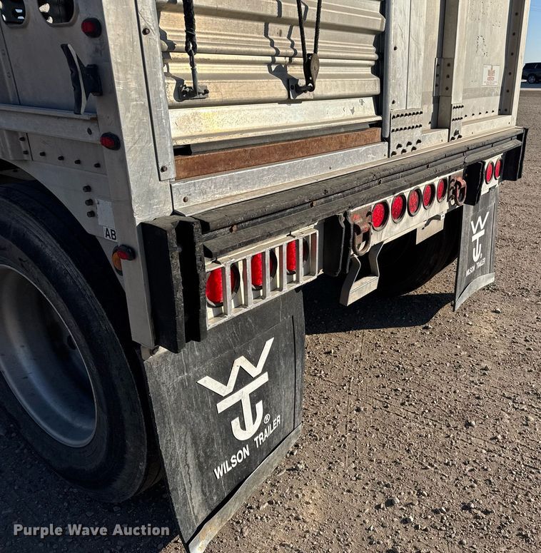 image for item NN9543 2008 Wilson PSDCL 402 livestock trailer