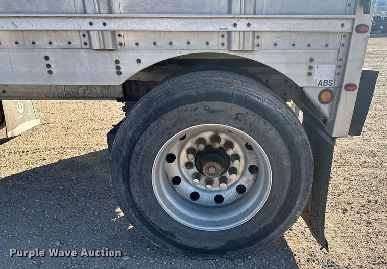 image for item NN9543 2008 Wilson PSDCL 402 livestock trailer