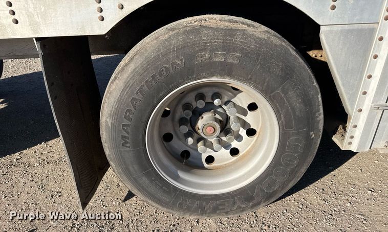 image for item NN9543 2008 Wilson PSDCL 402 livestock trailer