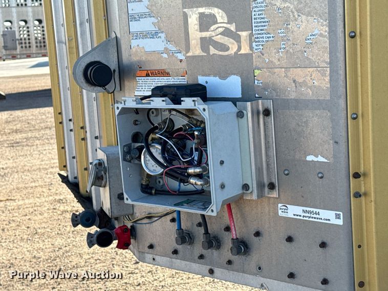 image for item NN9544 2017 Merritt livestock trailer