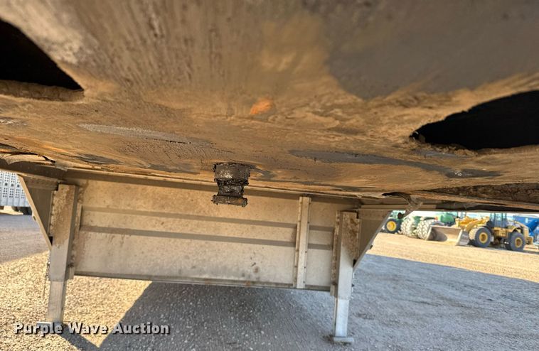 image for item NN9544 2017 Merritt livestock trailer