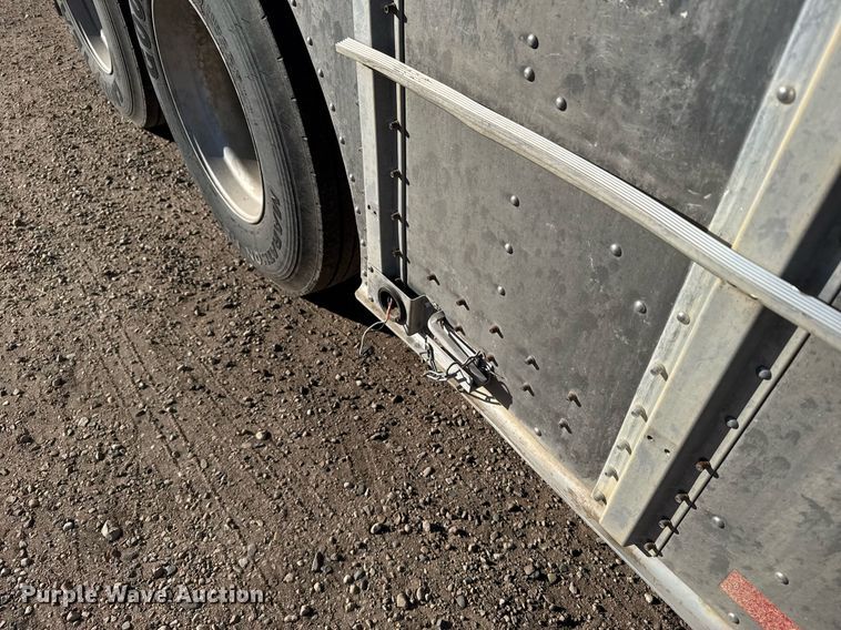 image for item NN9544 2017 Merritt livestock trailer